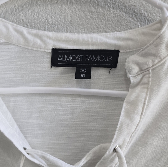Almost famous white long sleeved shirt  with vented sides sheer suze medium - Picture 3 of 5